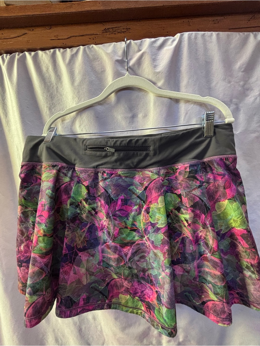 Lululemon Pace Rival  full coverage Multicolor Floral Skirt w undershorts
